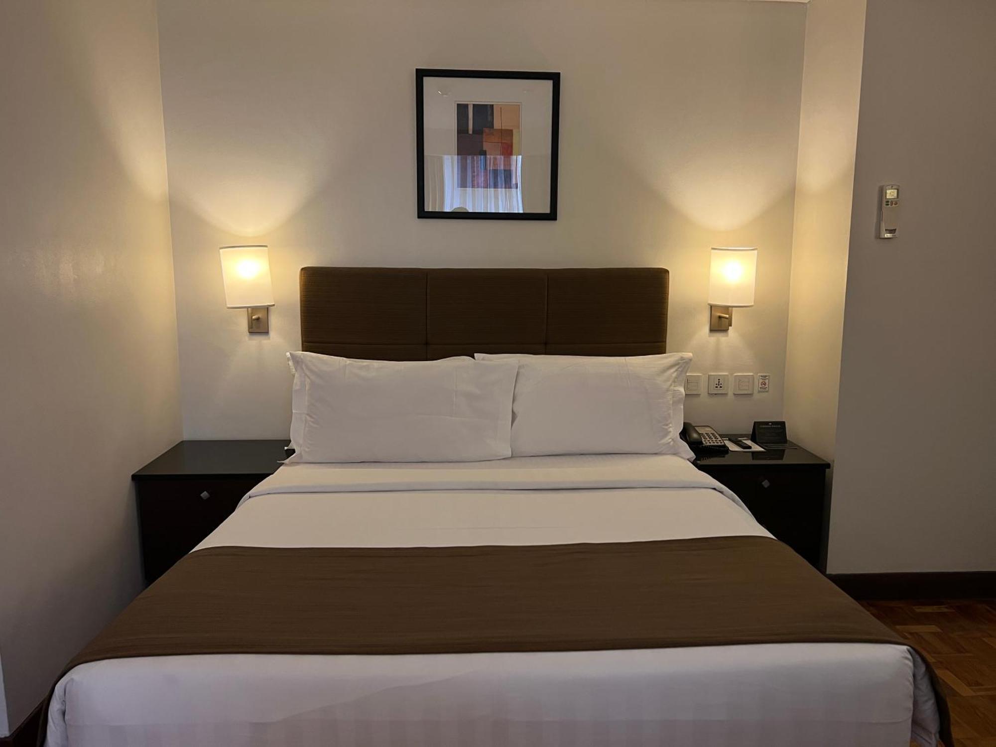 Garden Makati Hotel 4*